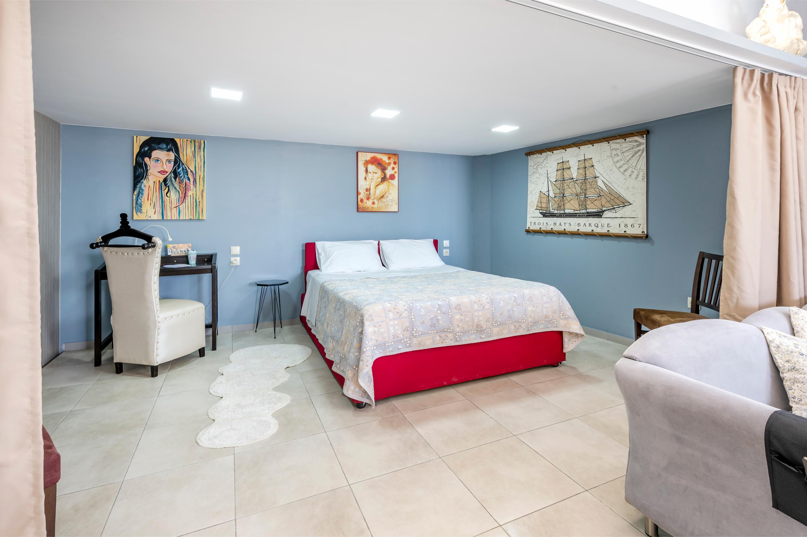 Comfort with a Traditional Touch (101)