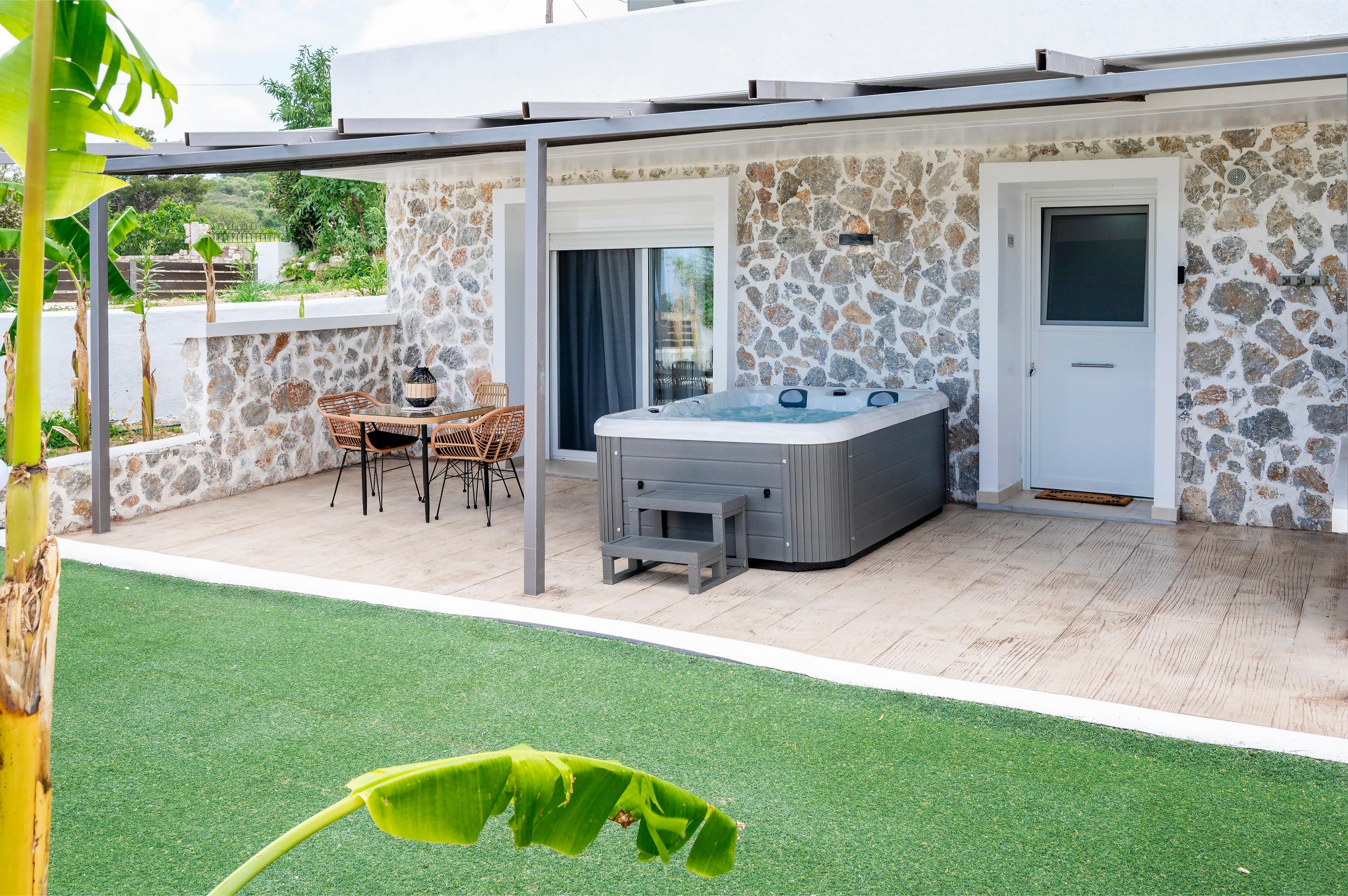 A Private Hideaway with Jacuzzi (108)