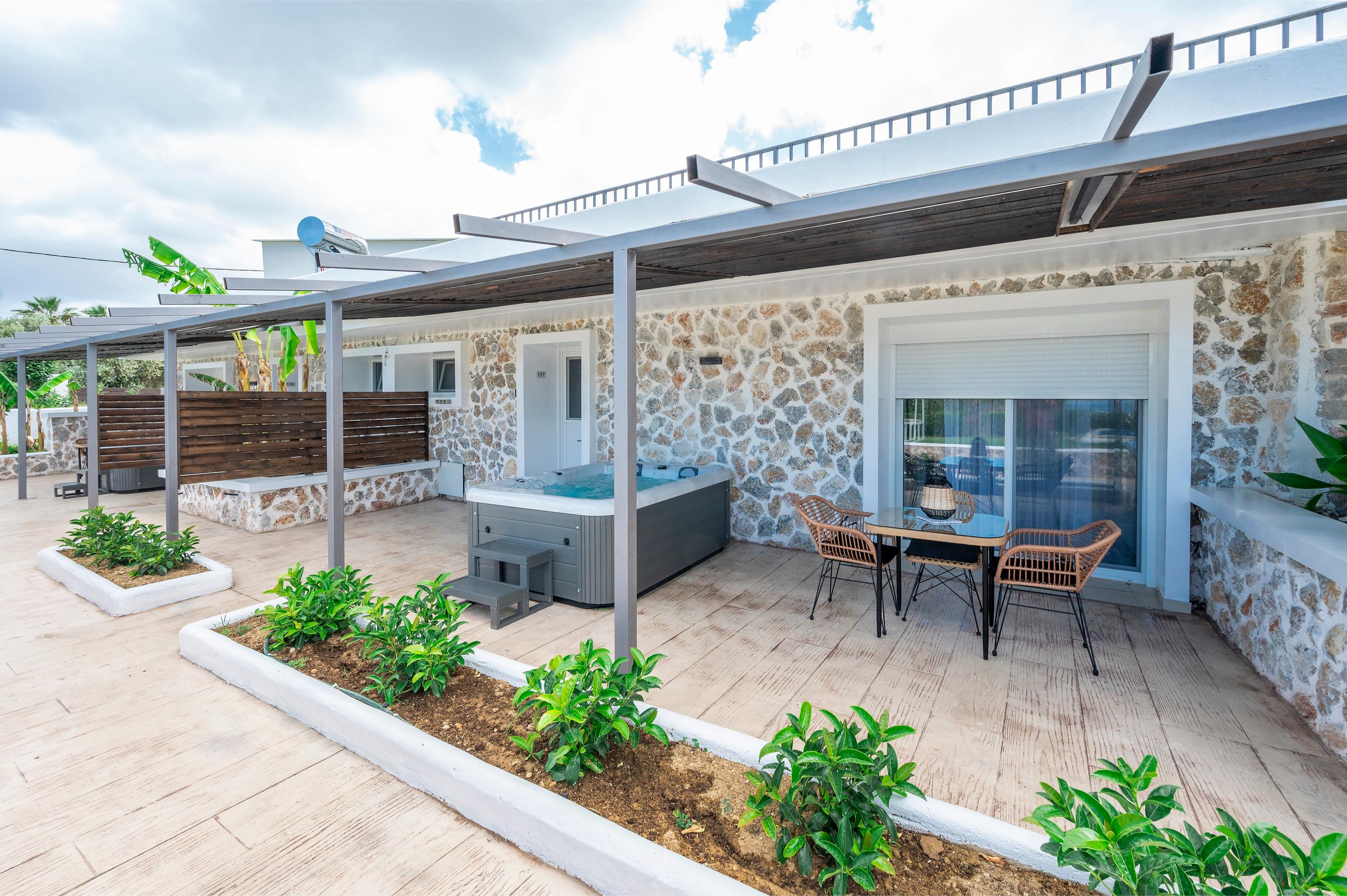 Relaxation Moments with Jacuzzi (107 )